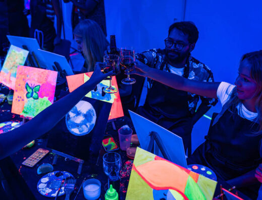 Neon Night: Paint in the Dark in Karlsruhe 🎨✨
